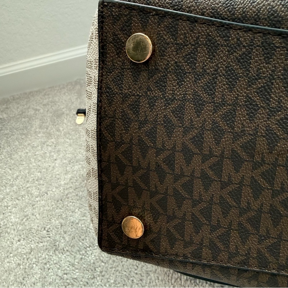 Michael Kors Voyager Large Signature Logo Tote Bag- Black and Brown - Picture 6 of 15